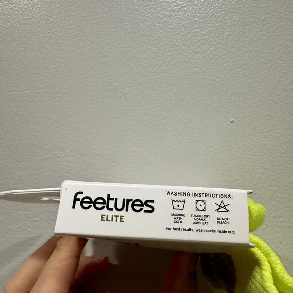 NWT Feetures Elite Socks sz Small No Show 1 Pair Unisex Yellow Light Cushioned - Picture 2 of 5